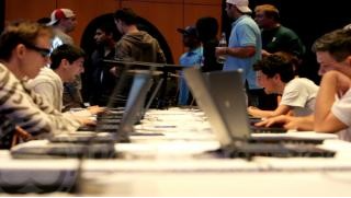 ऑनलाइन पोकर खेलने के लिए आपको क्या चाहिए