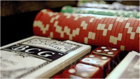 फ्रीरोल्स फ्री पोकर गेम्स या ऐप्स से कैसे अलग होते हैं